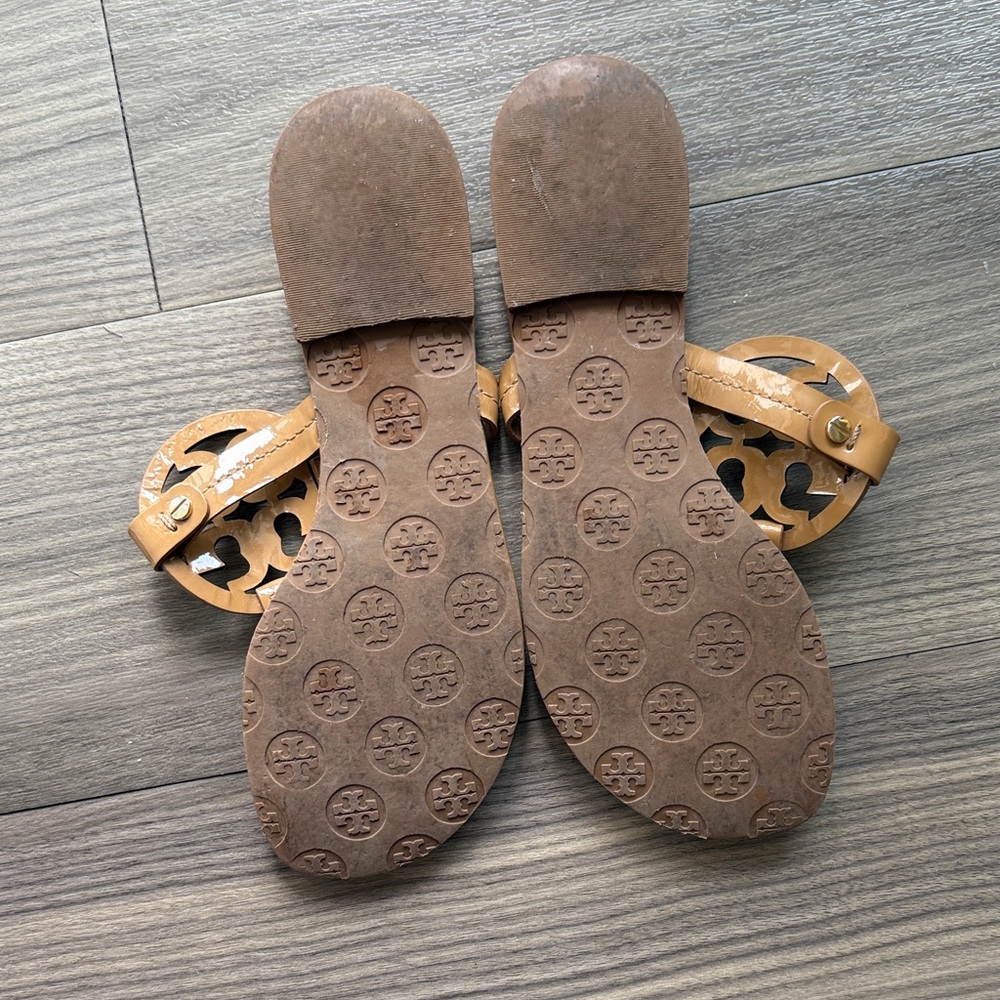 Tory Burch Miller Logo Sandals Tan Leather Thong Sandals Size 8 - Picture 5 of 5